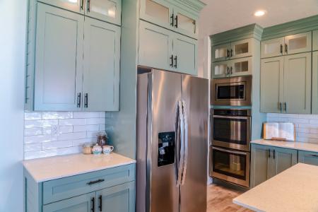 How To Choose The Right Kitchen Cabinets For Your Manotick Home